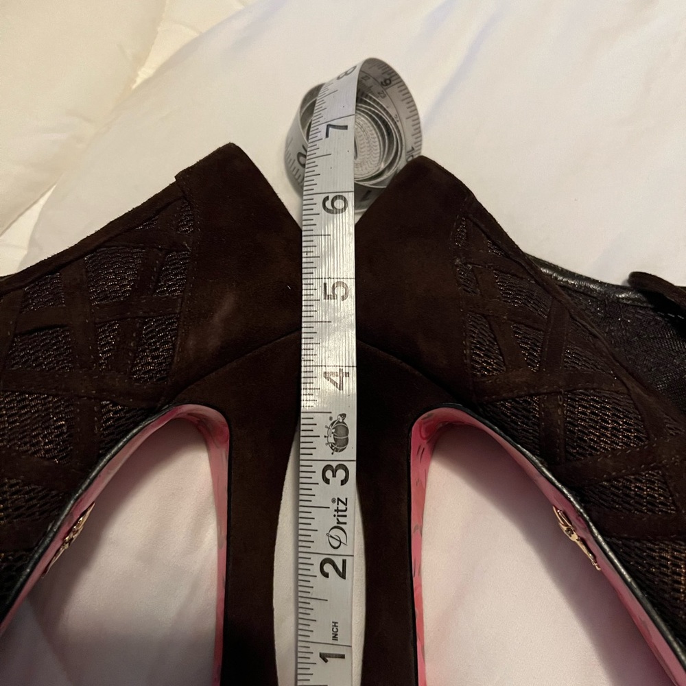 Betsey Johnson size 7.5 brown booties - Picture 6 of 6